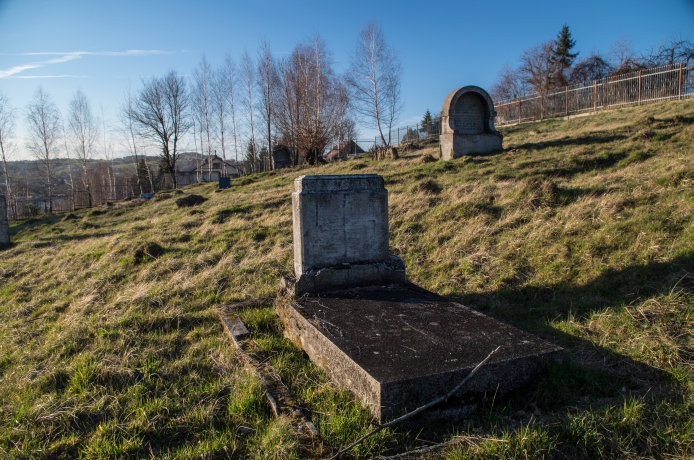 Widok na cmentarz z I Wojny Światowej nr 90 na stoku Góry Cmentarnej.
