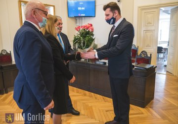 Burmistrz Rafał Kukla z absolutorium i wotum zaufania