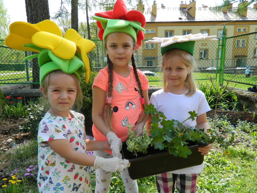 Przedszkolaki świętują Dzień Ziemi