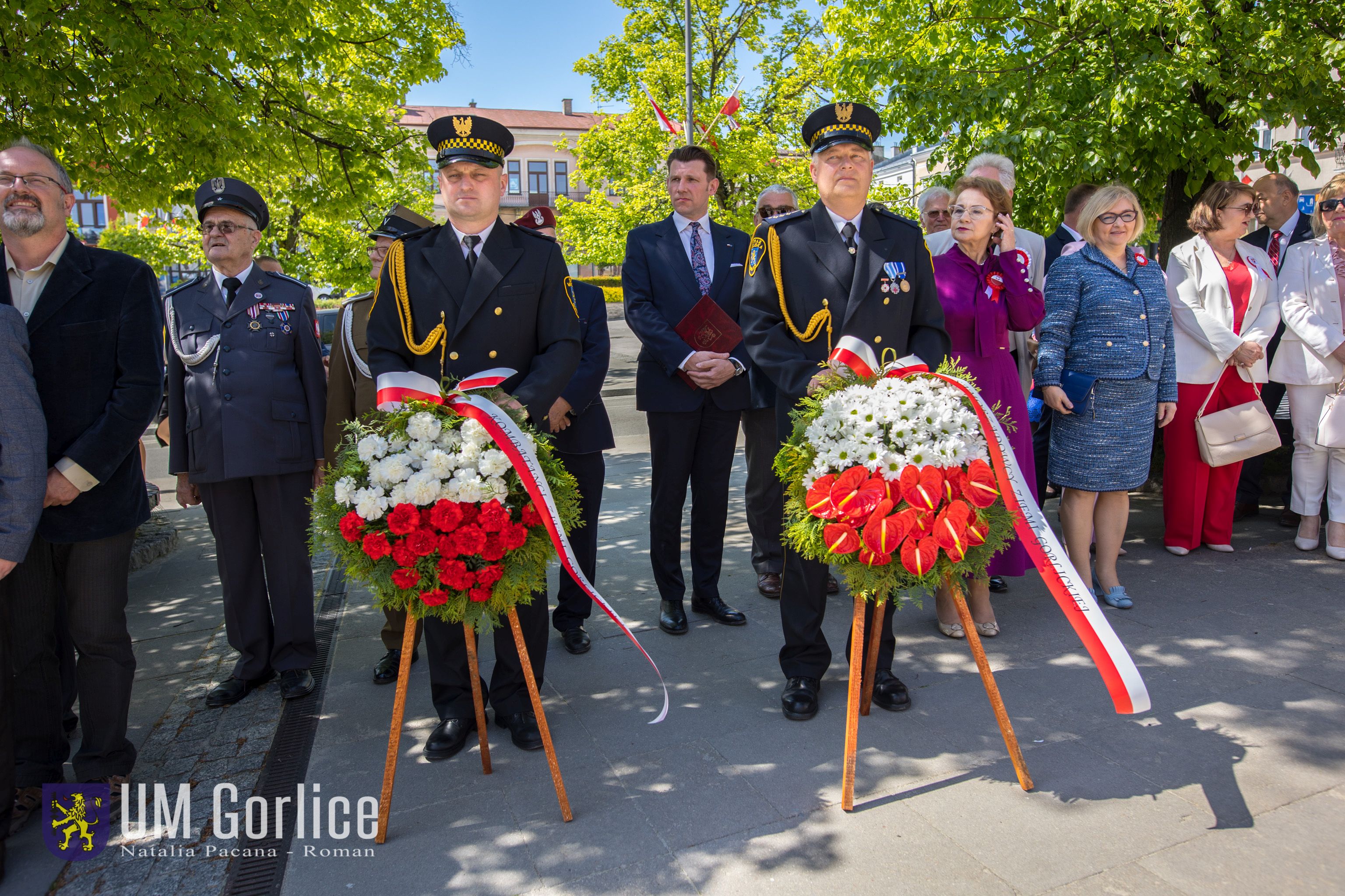 Uczestnicy obchodów 3-majowych.