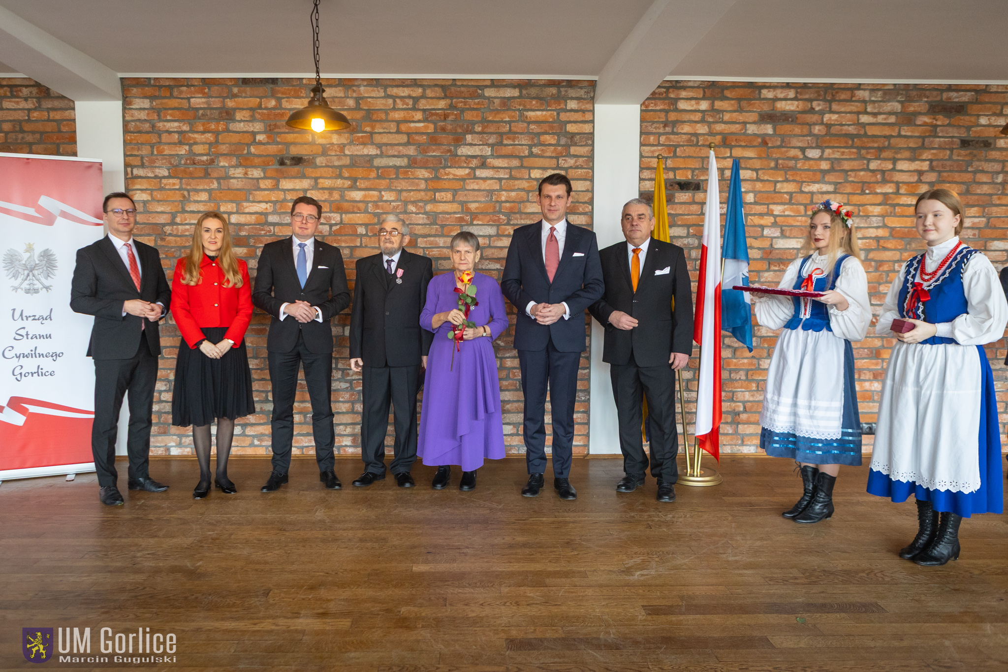 Wręczanie okolicznościowych medali