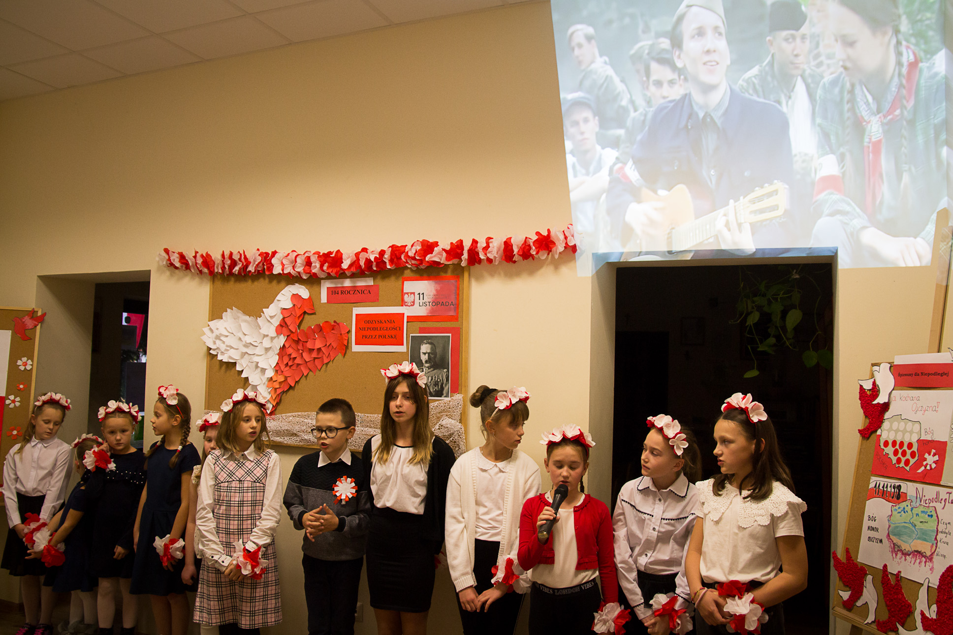 Występ podopiecznych Towarzystwa Przyjaciół Dzieci w Gorlicach z okazji Narodowego Święta Niepodległości
