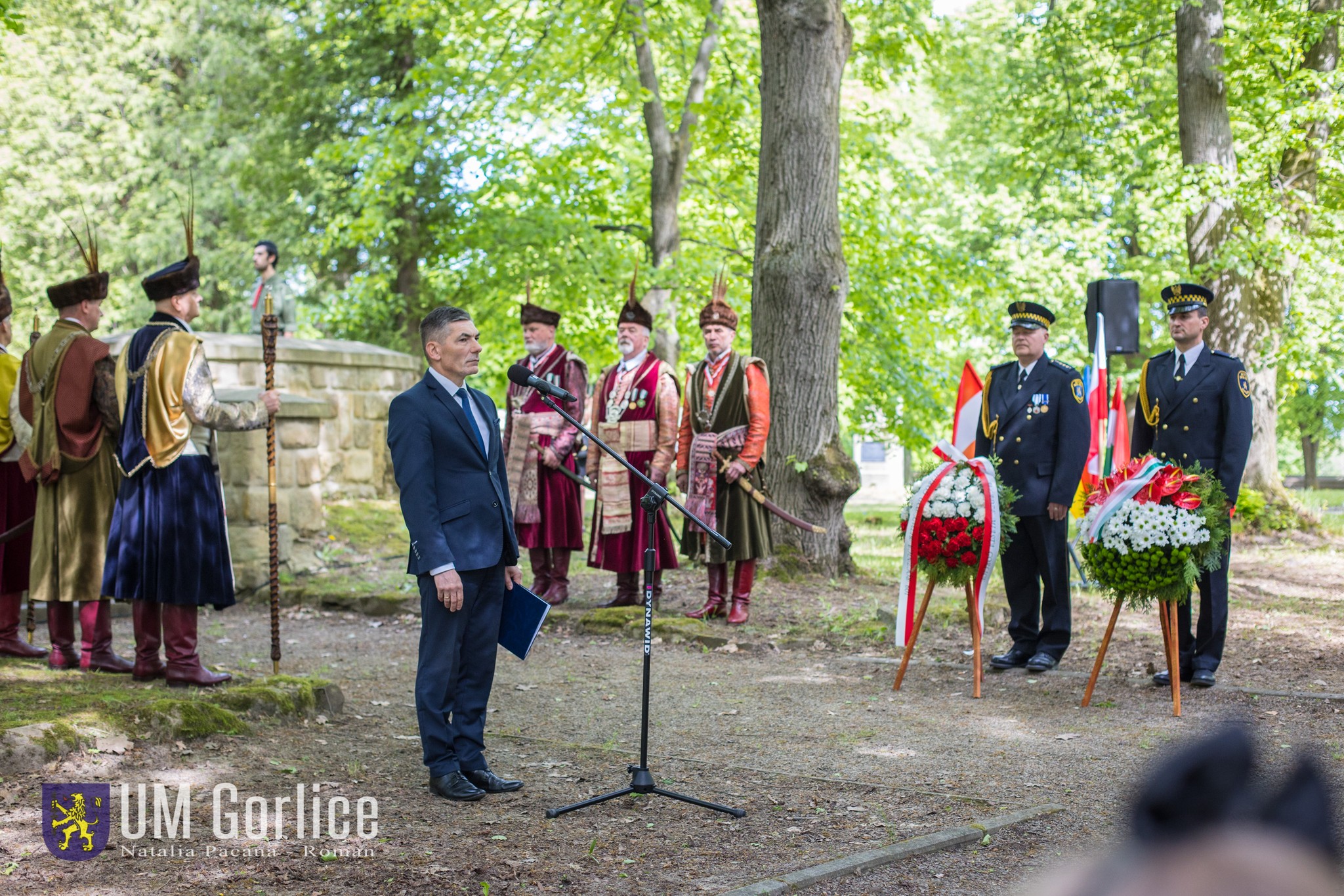 Prowadzący uroczystość Dyrektor Gorlickiego Centrum Kultury oraz zgromadzeni goście