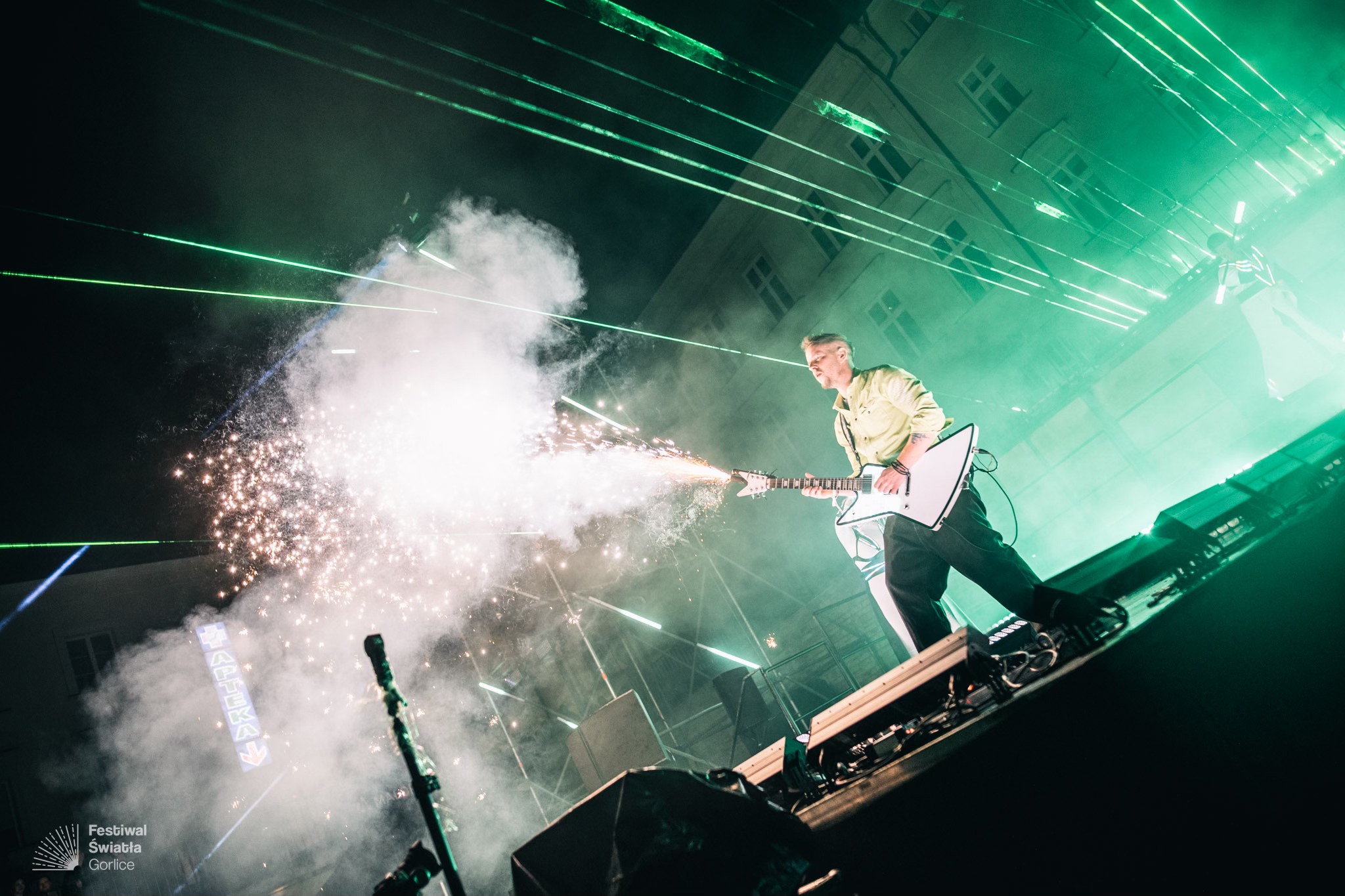 Występ Mad Mike'a Guitar podczas Festiwalu Światła w Gorlicach