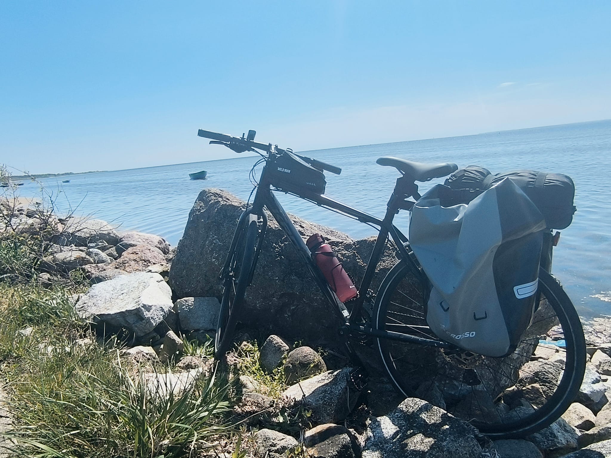 rower na tle morza