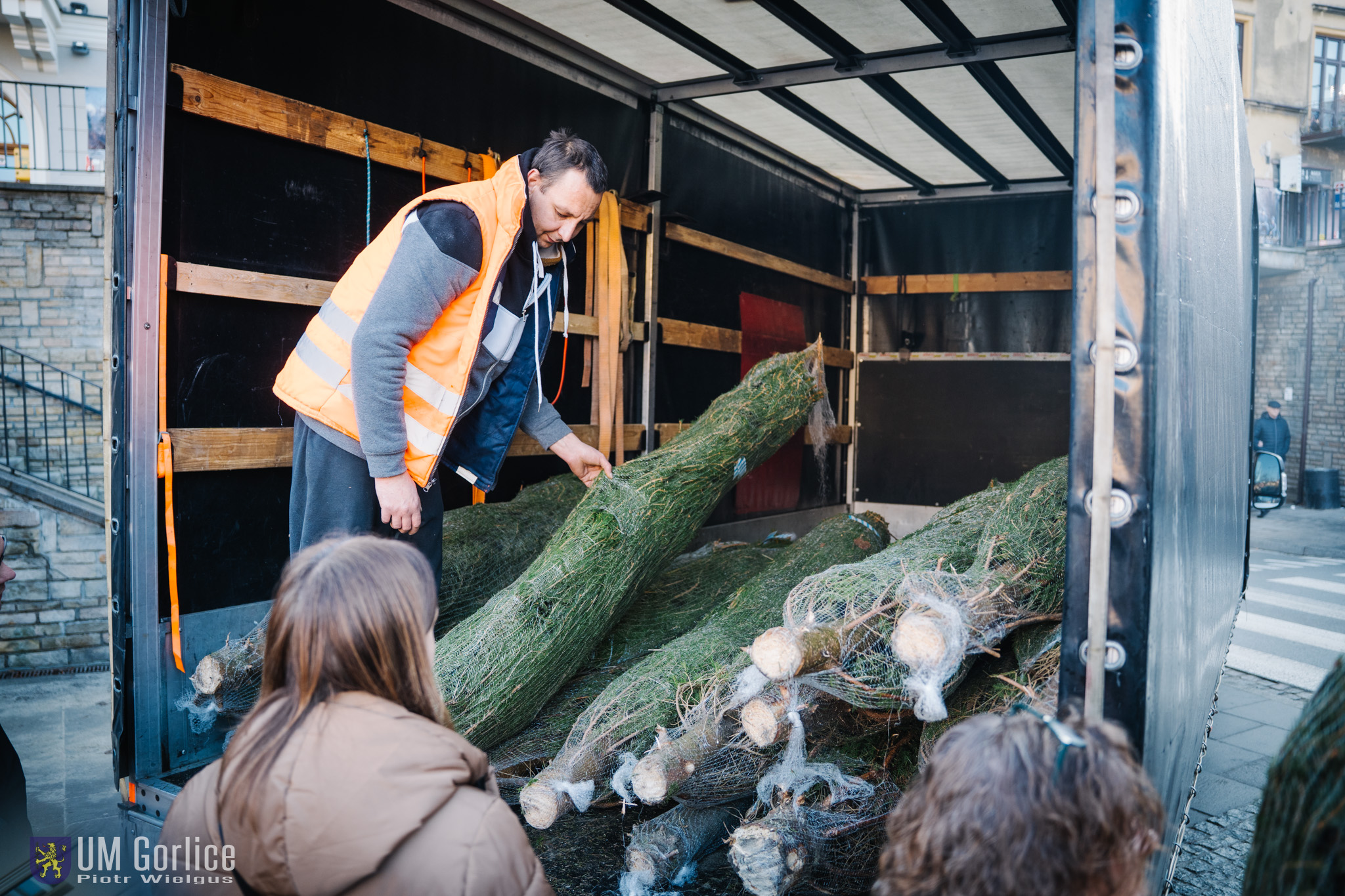 Akcja rozdawania choinek 