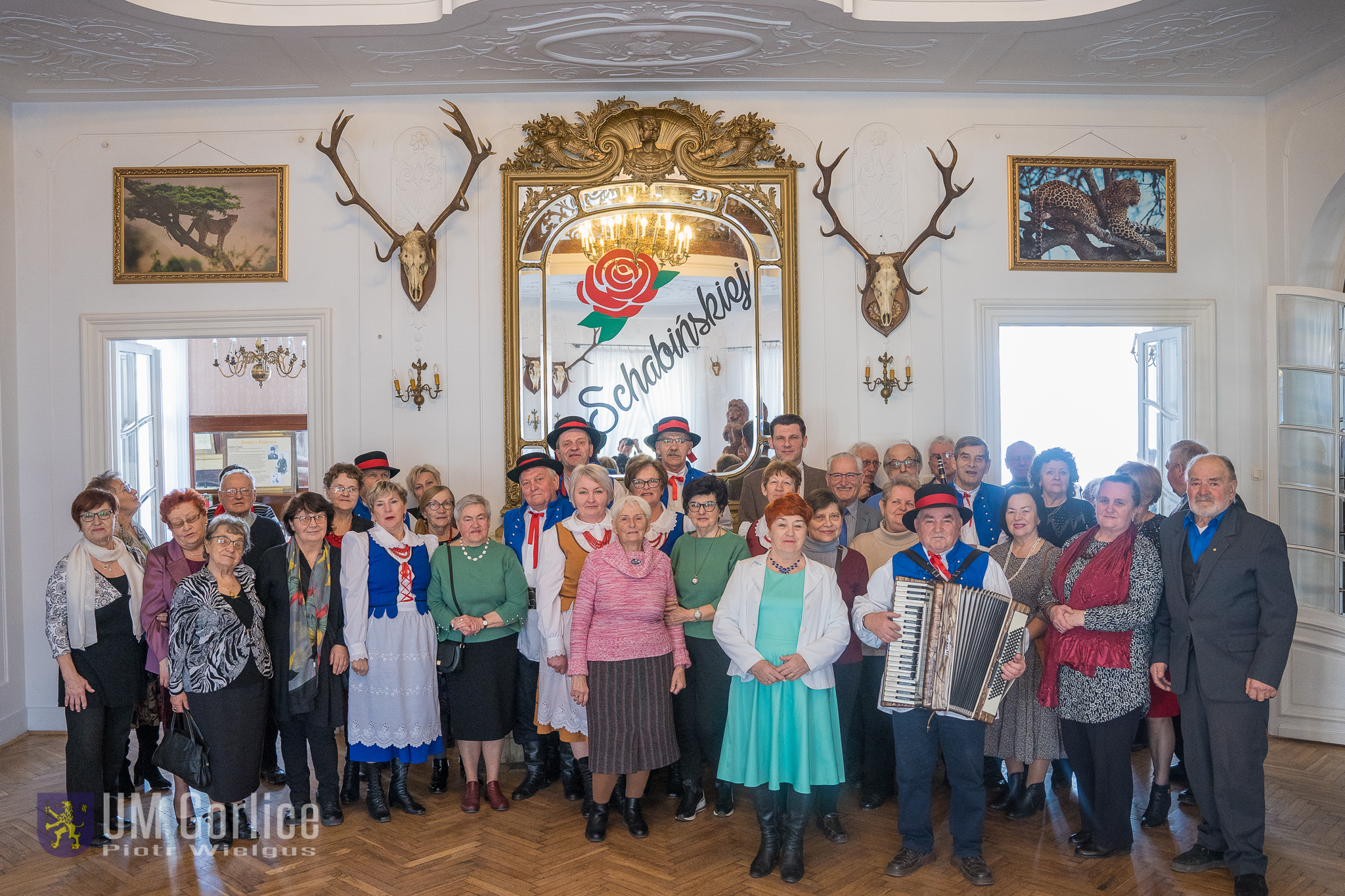 Uczestnicy spotkania z okazji Dnia Kobiet w Pałacu Długoszów