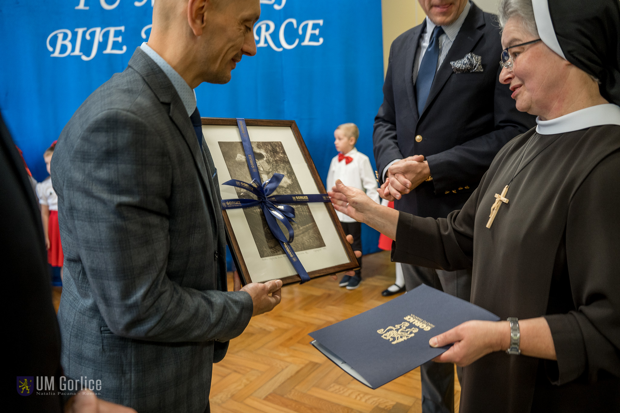 Przekazanie mezzotinty okolicznościowej