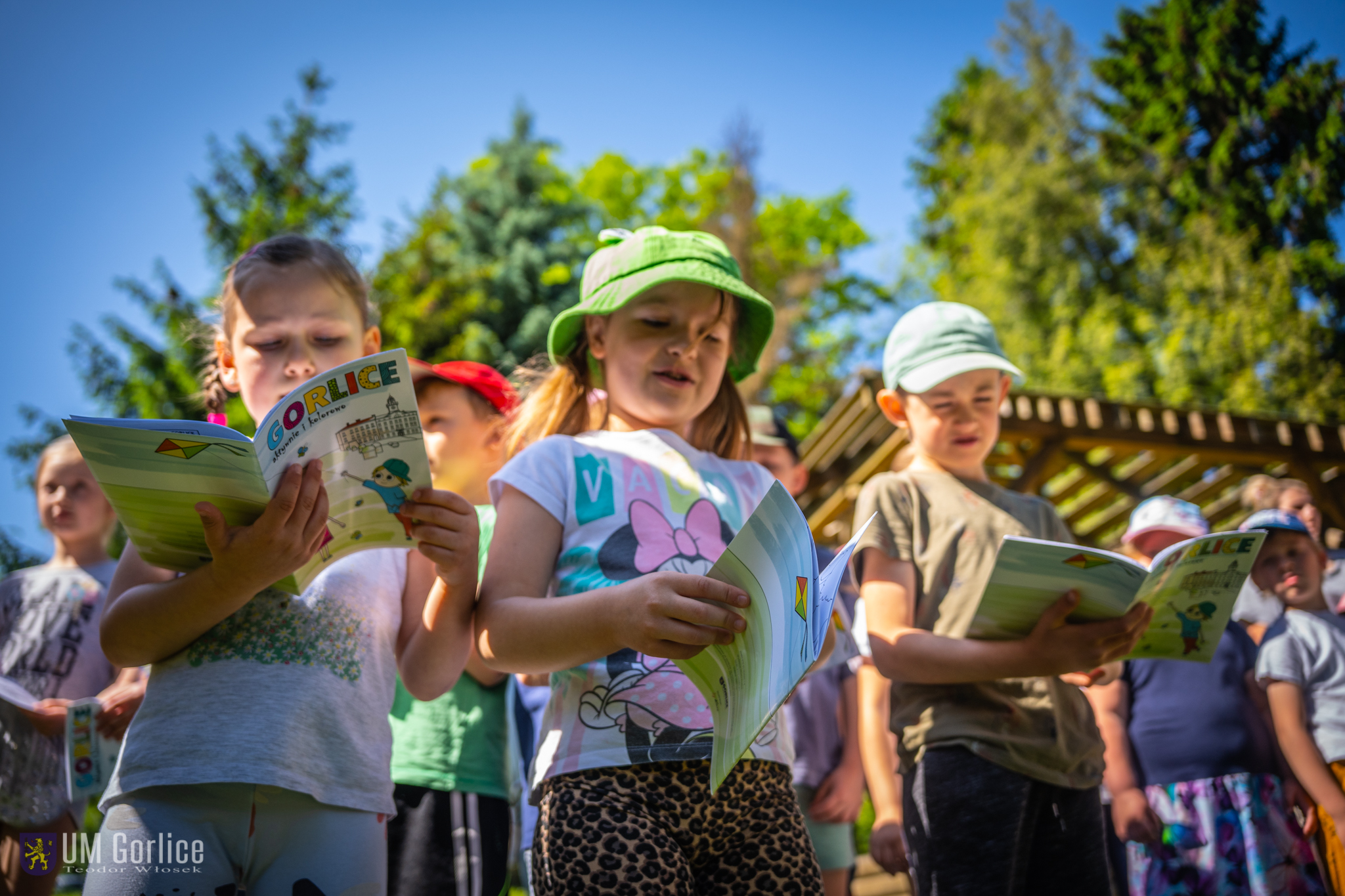 Przedszkolaki z Miejskiego Przedszkola nr 1 z kolorowankami