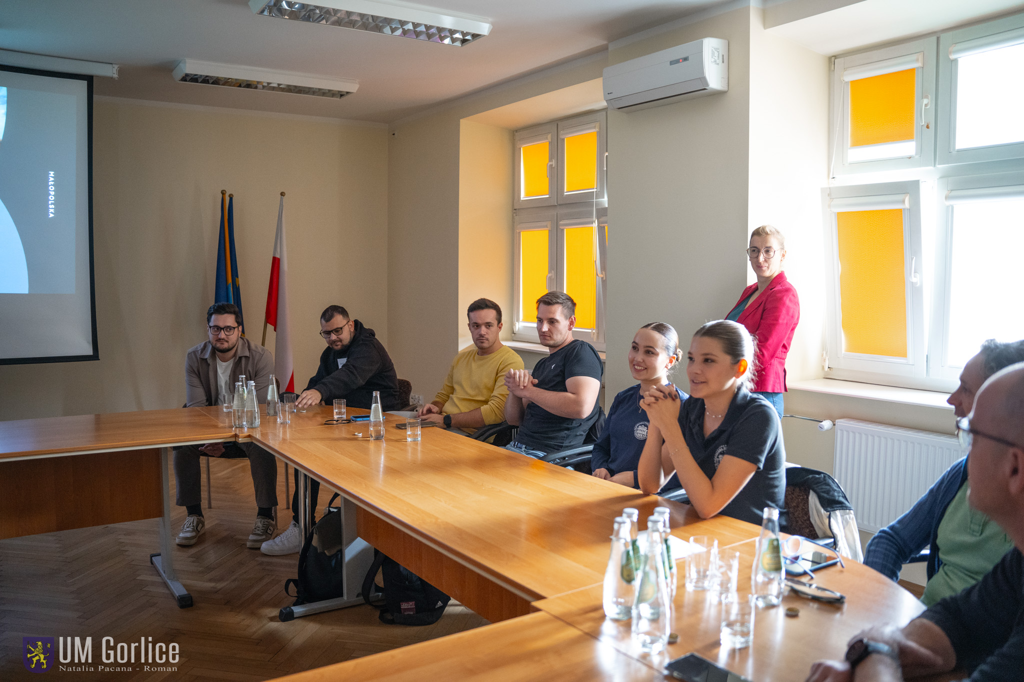 Uczestnicy spotkania w ratuszu.