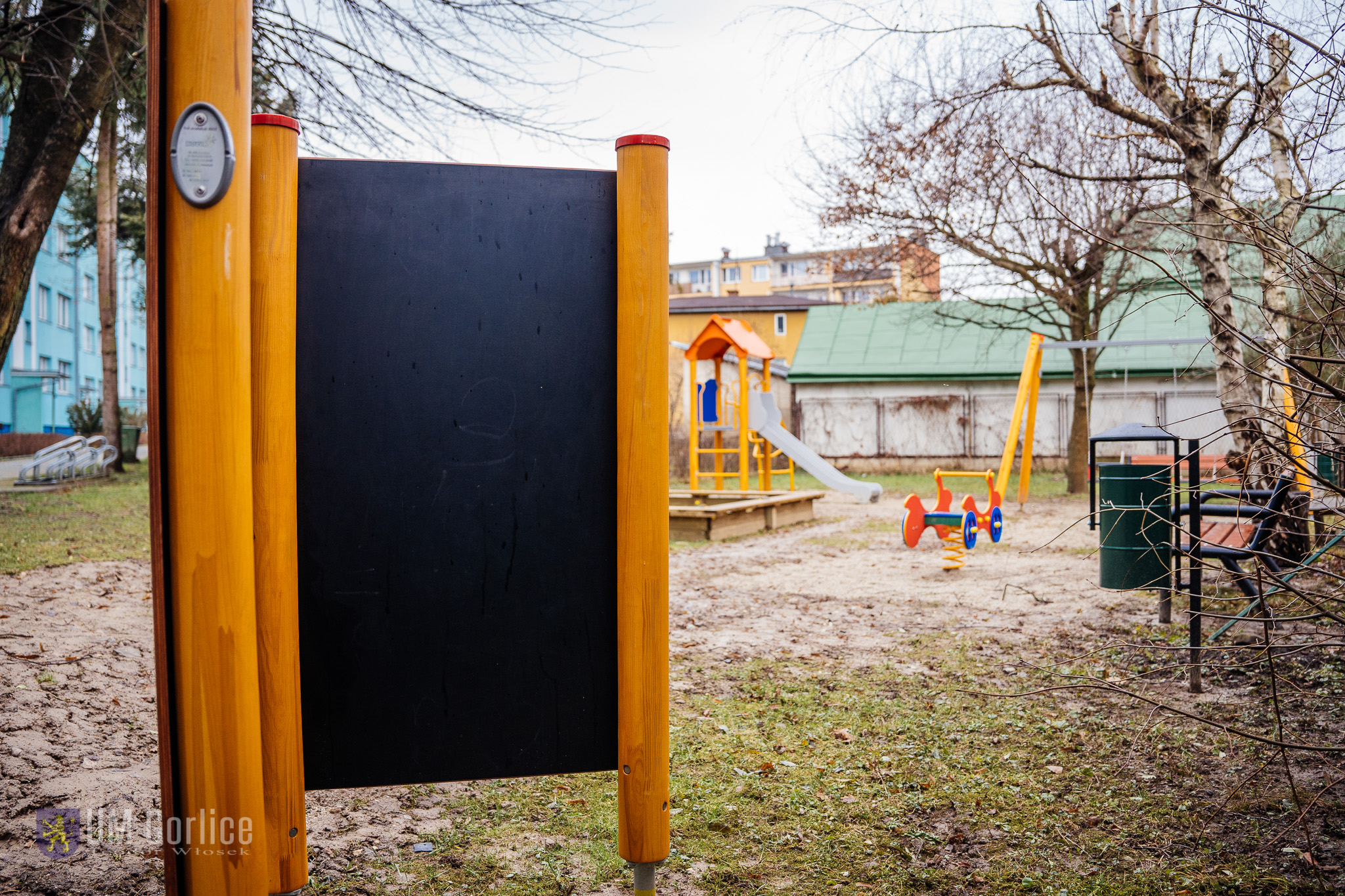 Nowe elementy na palcu zabaw na Osiedlu Krasińskiego w Gorlicach