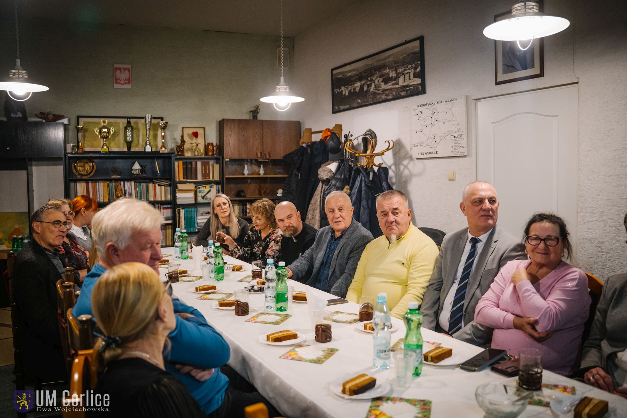 Uczestnicy spotkania w PTTK.