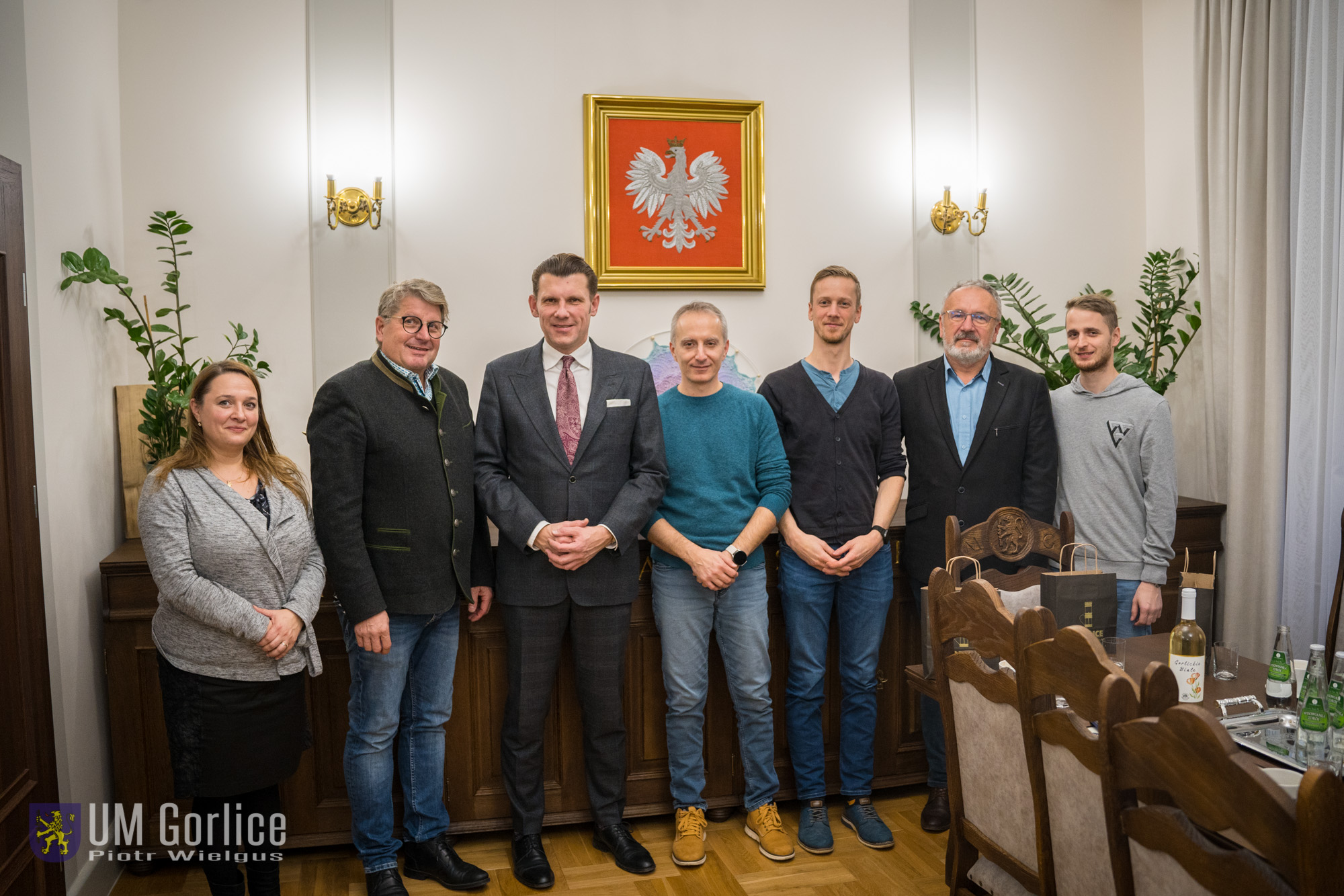 Burmistrz z przedstawicielami szkoły w Niemczech.
