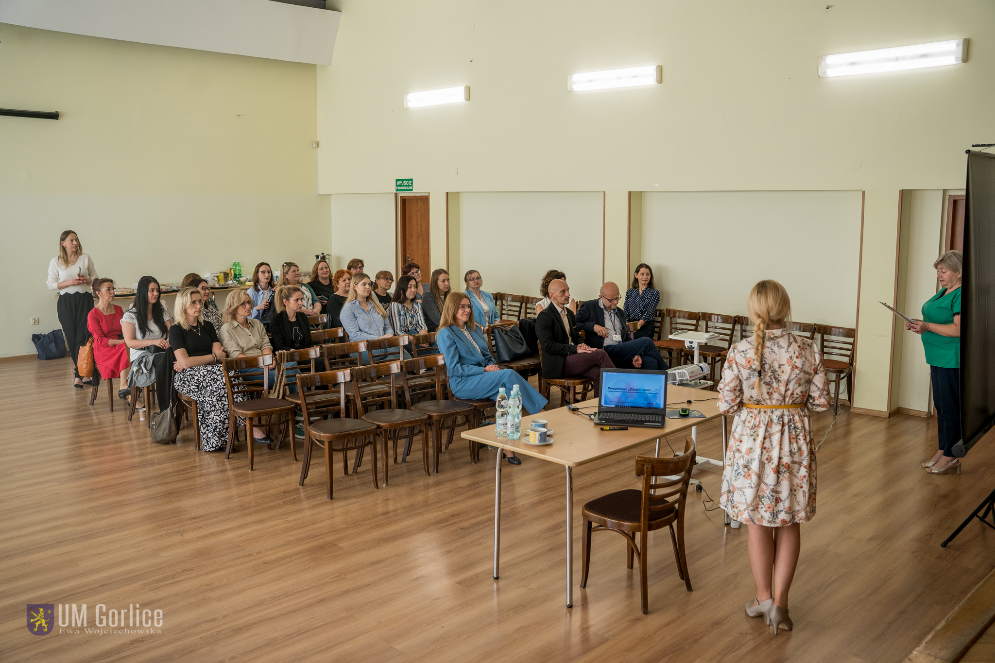 Słuchacze konferencji.