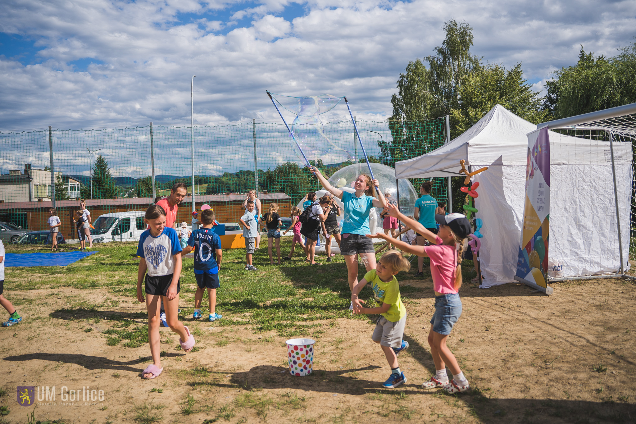 Atrakcje pikniku - duże bańki mydlane