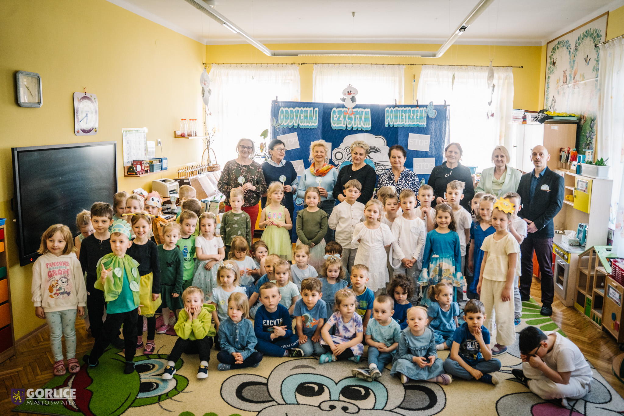 Przedszkolaki z MP 1 podczas esko-przedawatwienia