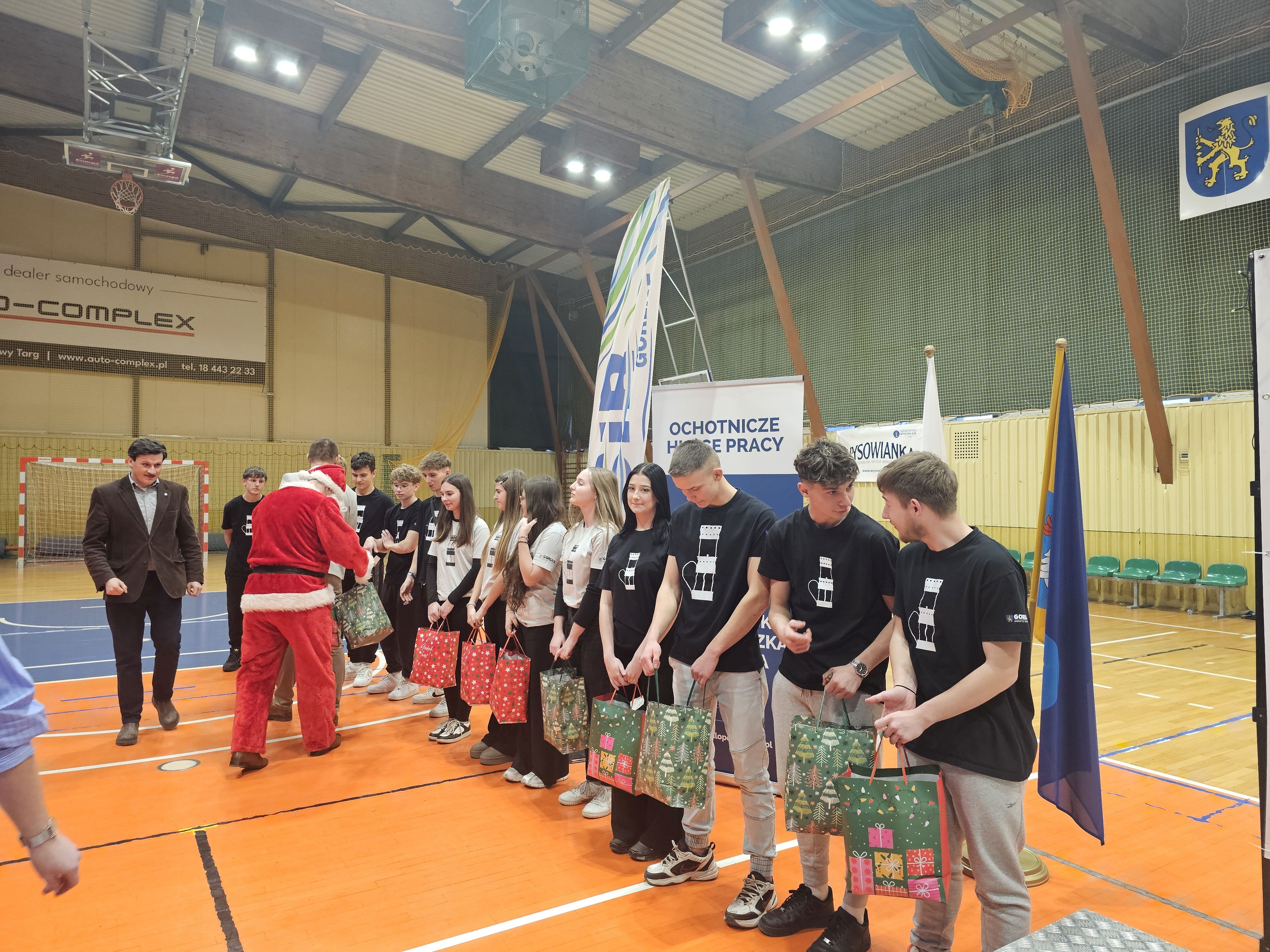 Nagrodzeni sędziowie i wolontariusze z gorlickiego Hufca Pracy