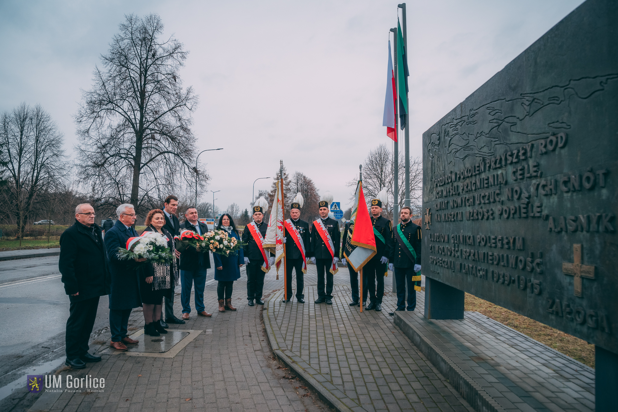 Urczystość pod pomnikiem 