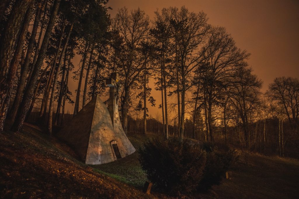 Widok na grobowiec rodziny Skrzyńskich.