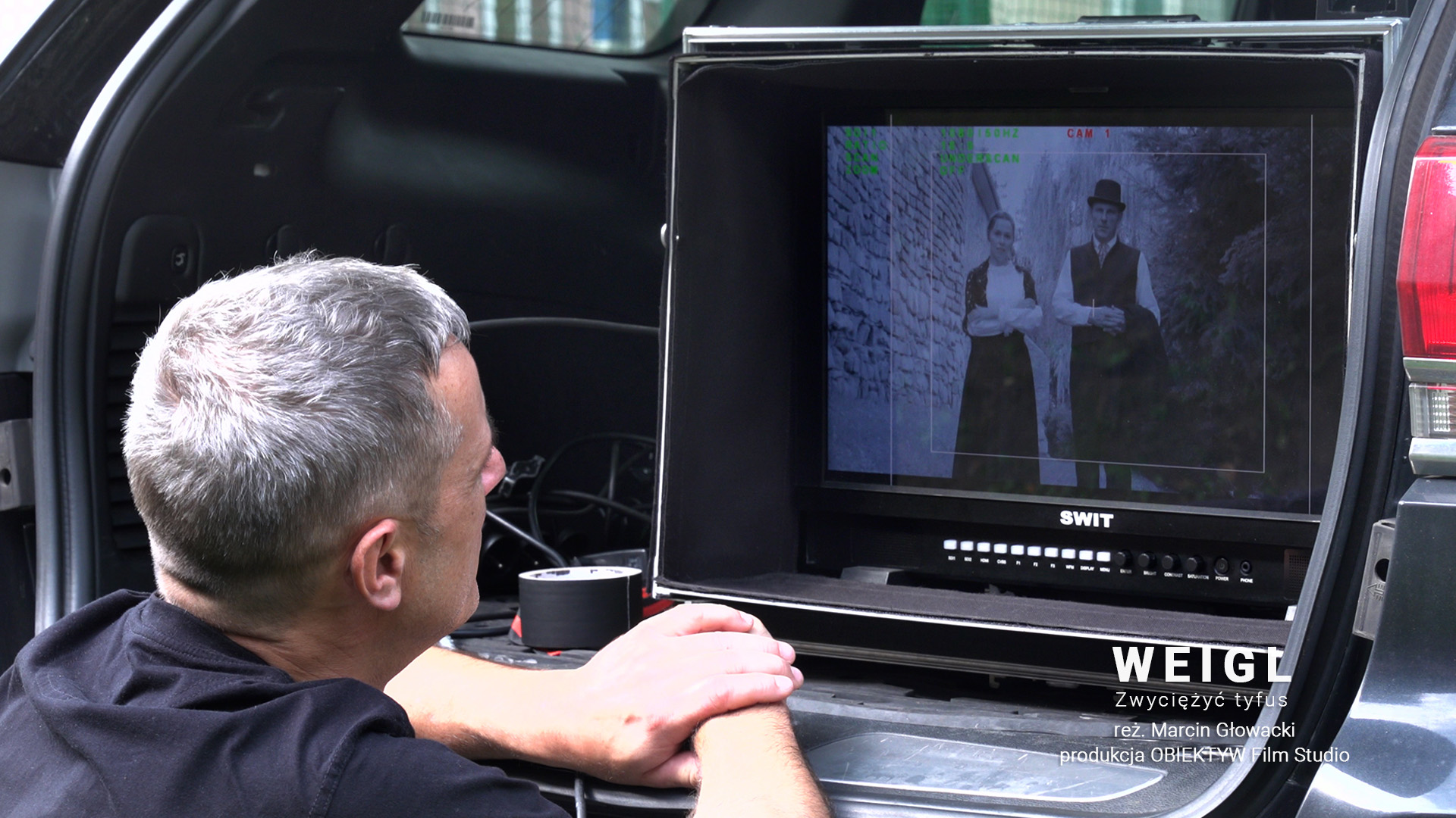 burmistrz Rafał Kukla z żoną na planie filmu „WEIGL – Zwyciężyć tyfus”