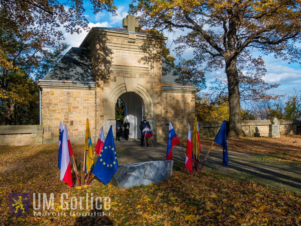 Uroczystość przy Pomniku Pamięci Słoweńskich Żołnierzy - złożenie wiązanki 