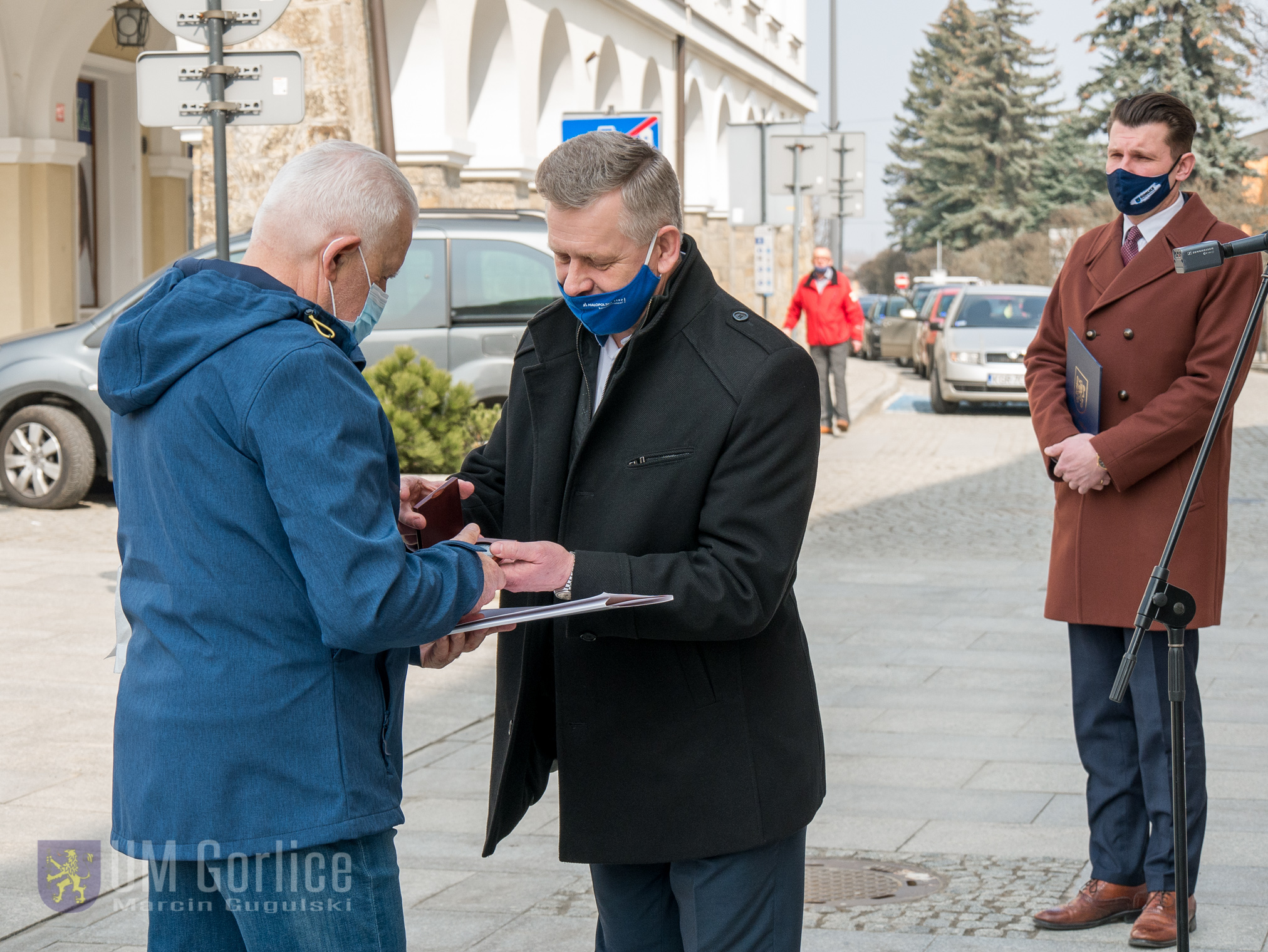 Przekazanie odznaczenia 