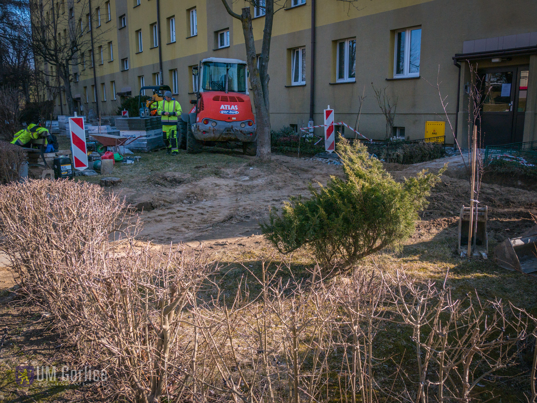 Remont chodnika przy Słonecznej 1 w Gorlicach