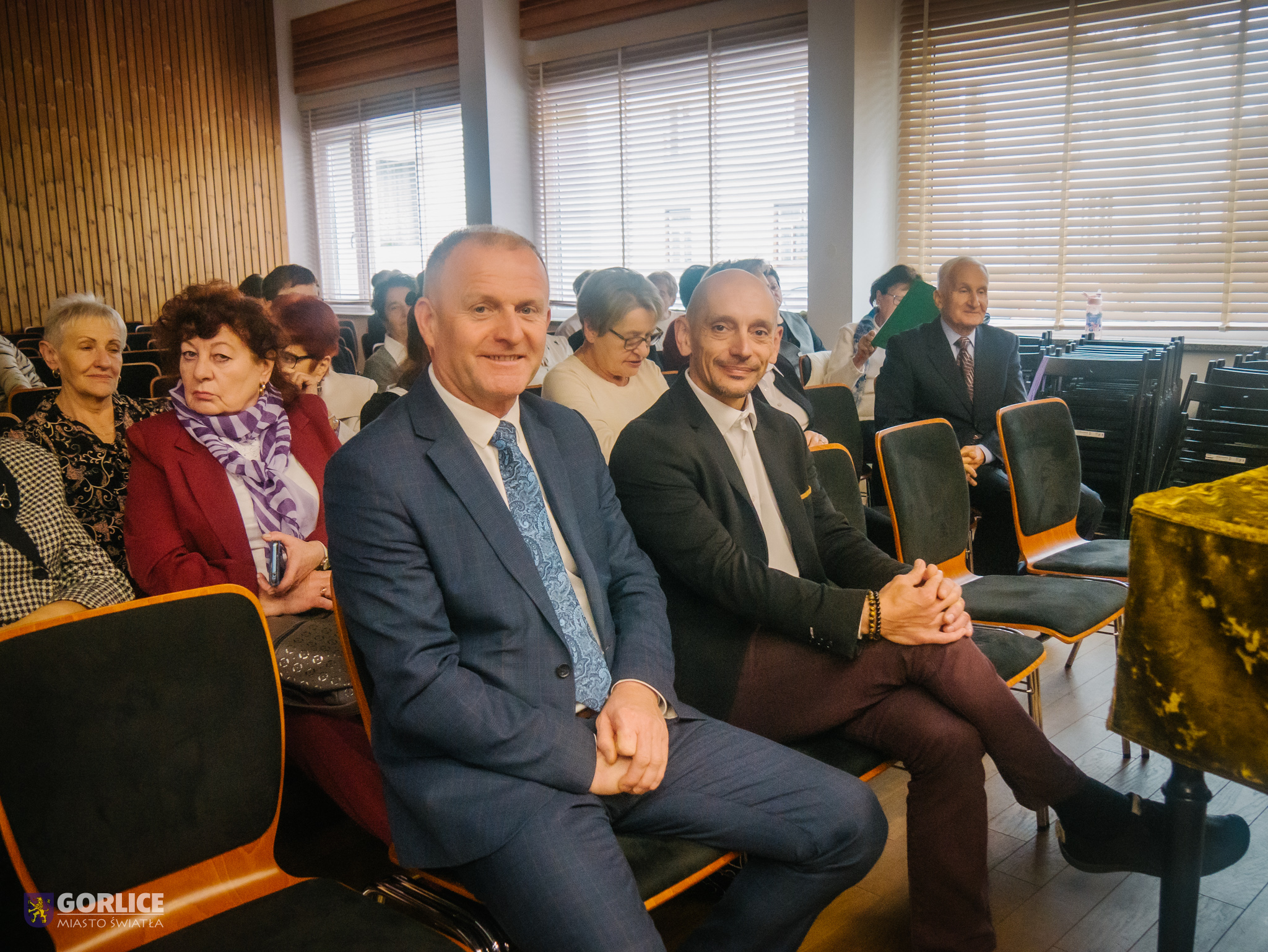 Od lewej: Wójt Gminy Gorlice, Kierownik Wydziału Spraw Społecznych na Inauguracji Roku Akademickiego UZW