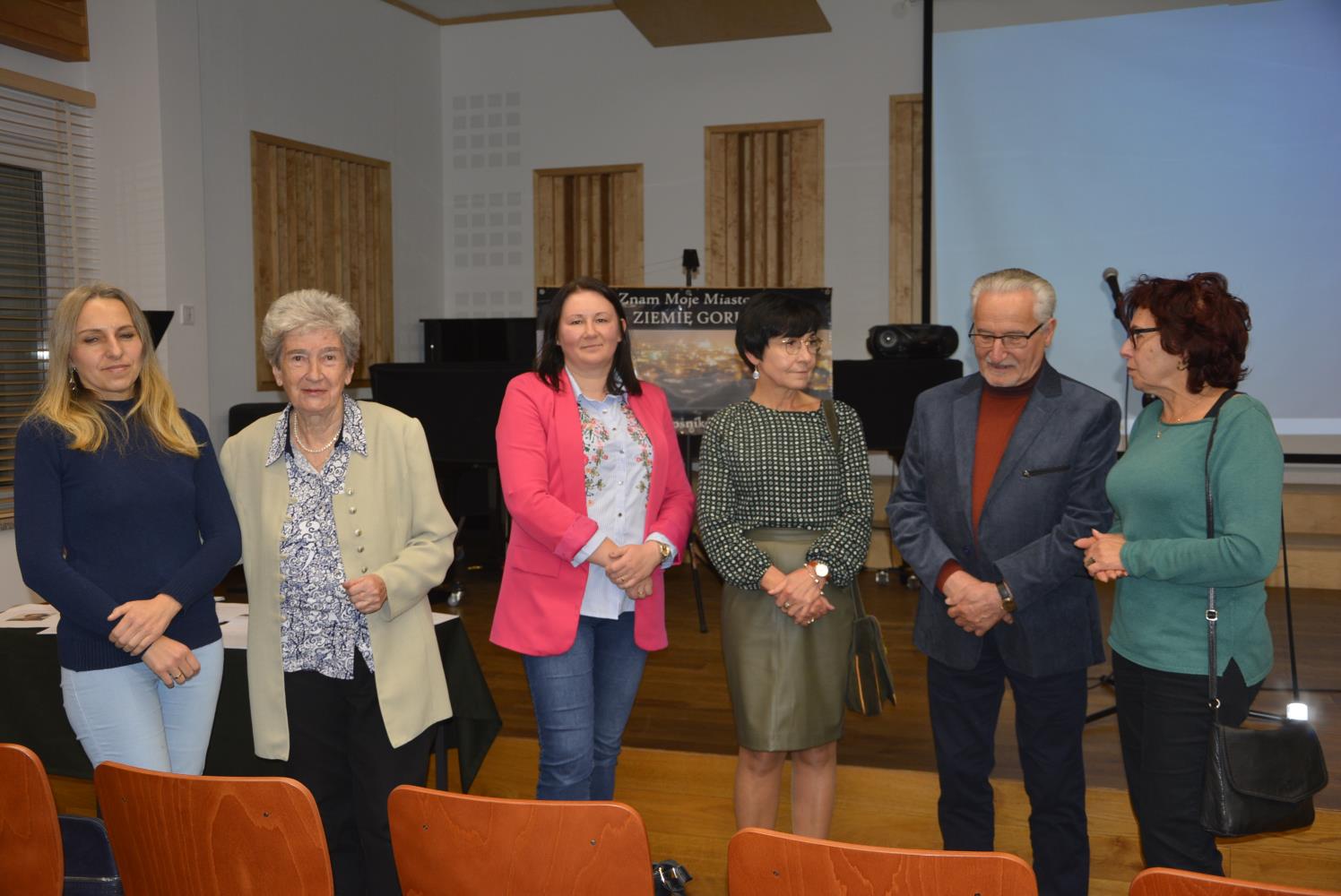 Rozmowa z rodziną bohaterki jednej z prac konkursowych podczas finału konkursu "Znam moje Miasto, znam Ziemię Gorlicką"