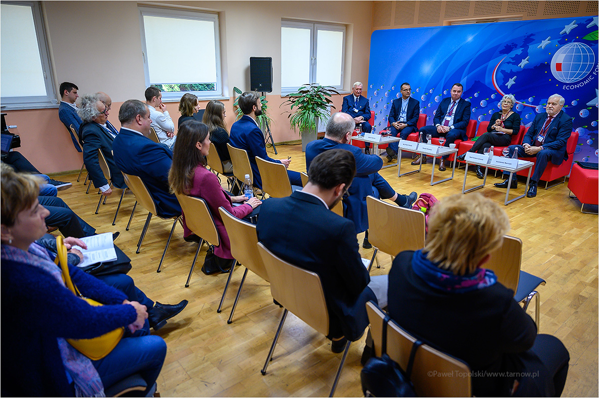 Widownia podczas forum gospodarczego.