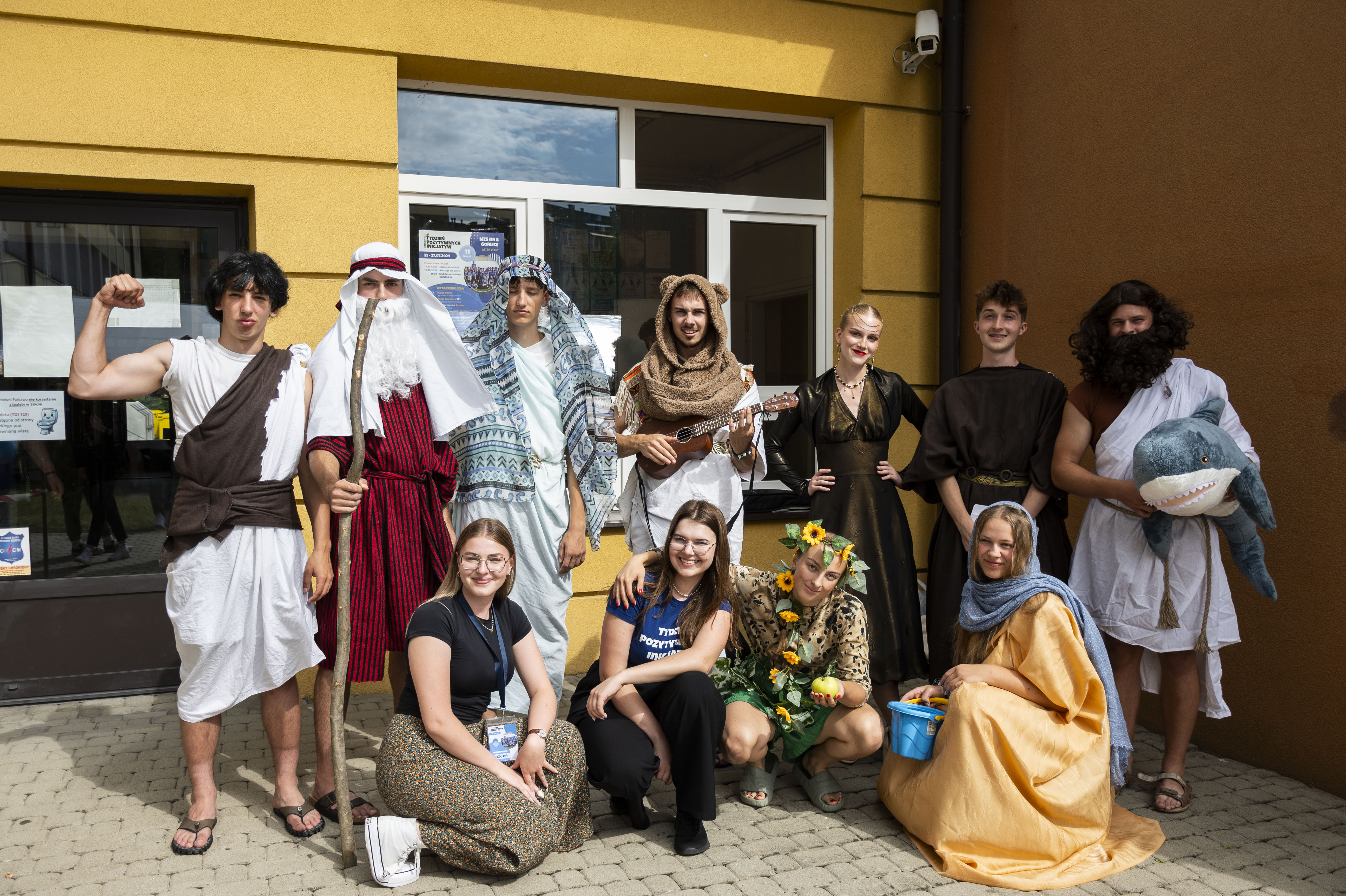 Wolonatriusze w przebraniach