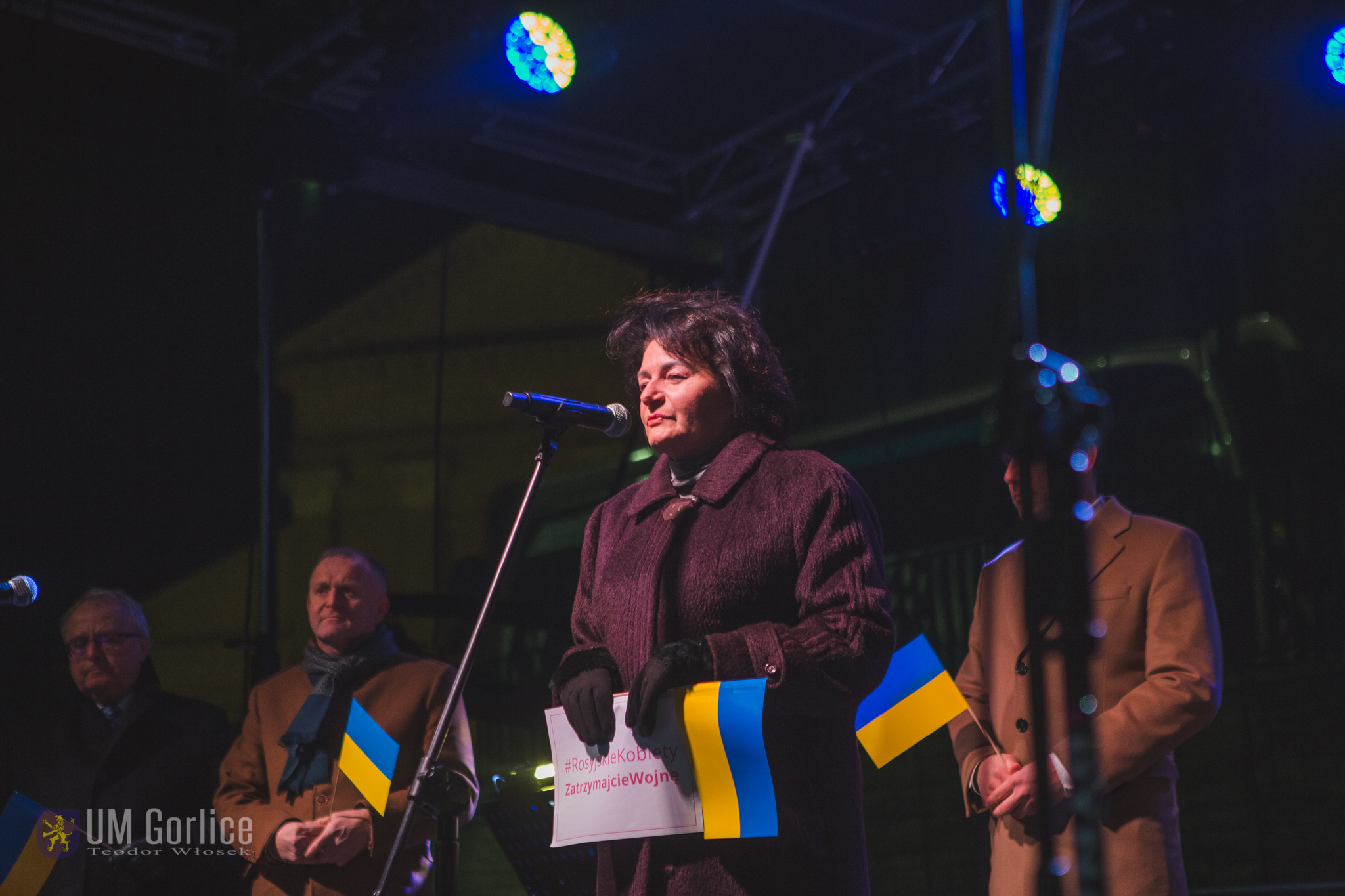 Radna Województwa Małopolskiego Jadwiga Wójtowicz w czasie demonstracji poparcia dla Ukrainy