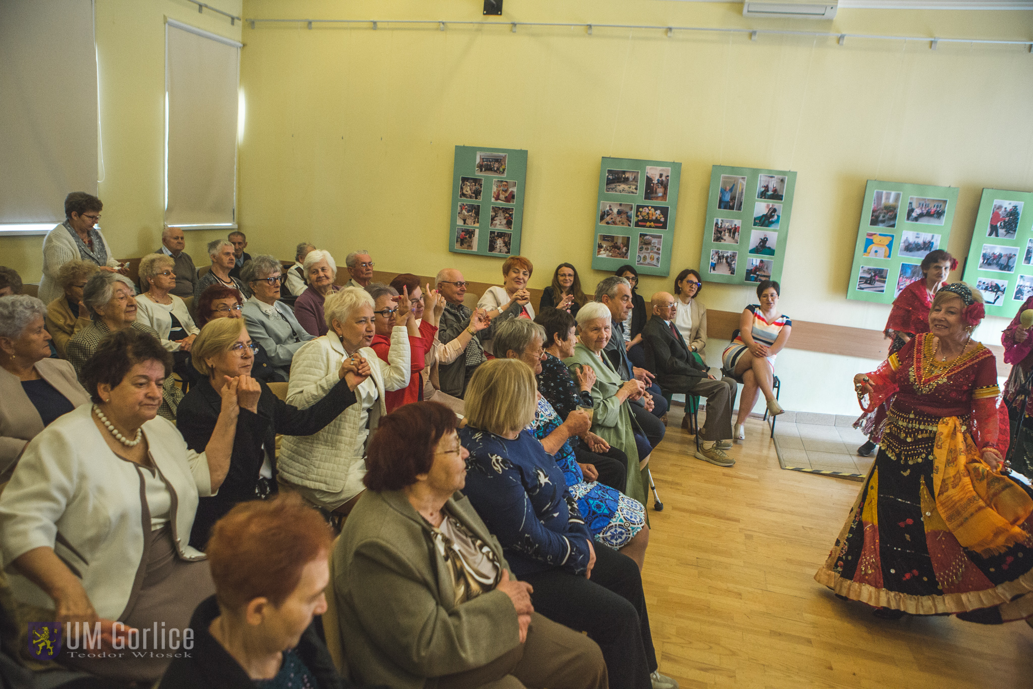 Występ artystyczny i wspólna zabawa