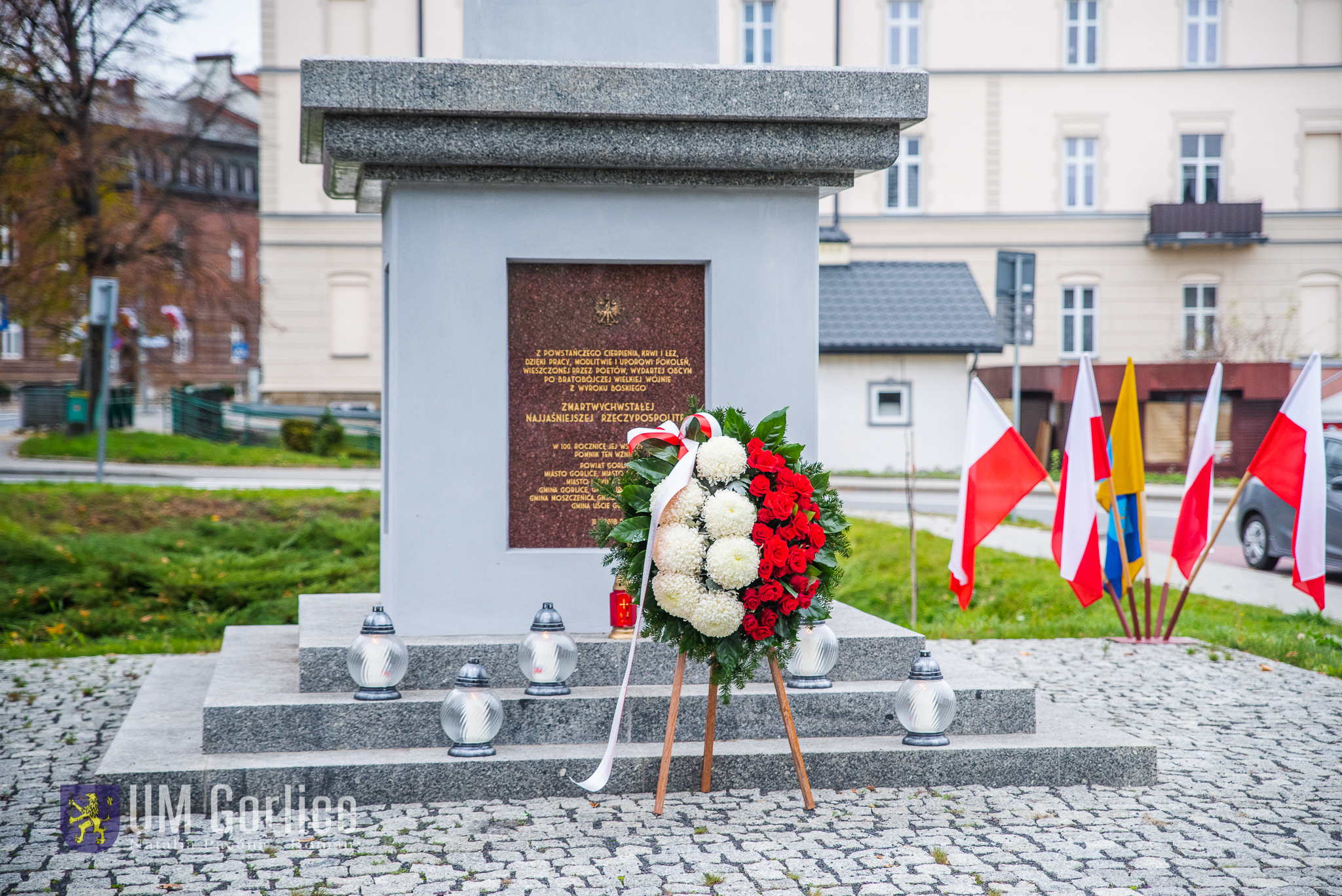 Złożenie wiązanki pod Pomnikiem Niepodległości 