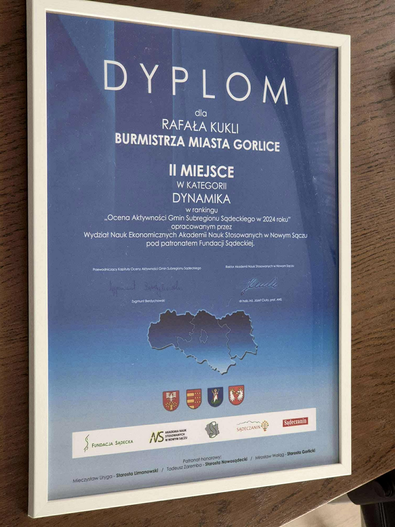 Dyplom dla Miasta Gorlice za zajęcie 2. miejsca w kategorii „Dynamika” Oceny Aktywności Gmin Subregionu Sądeckiego
