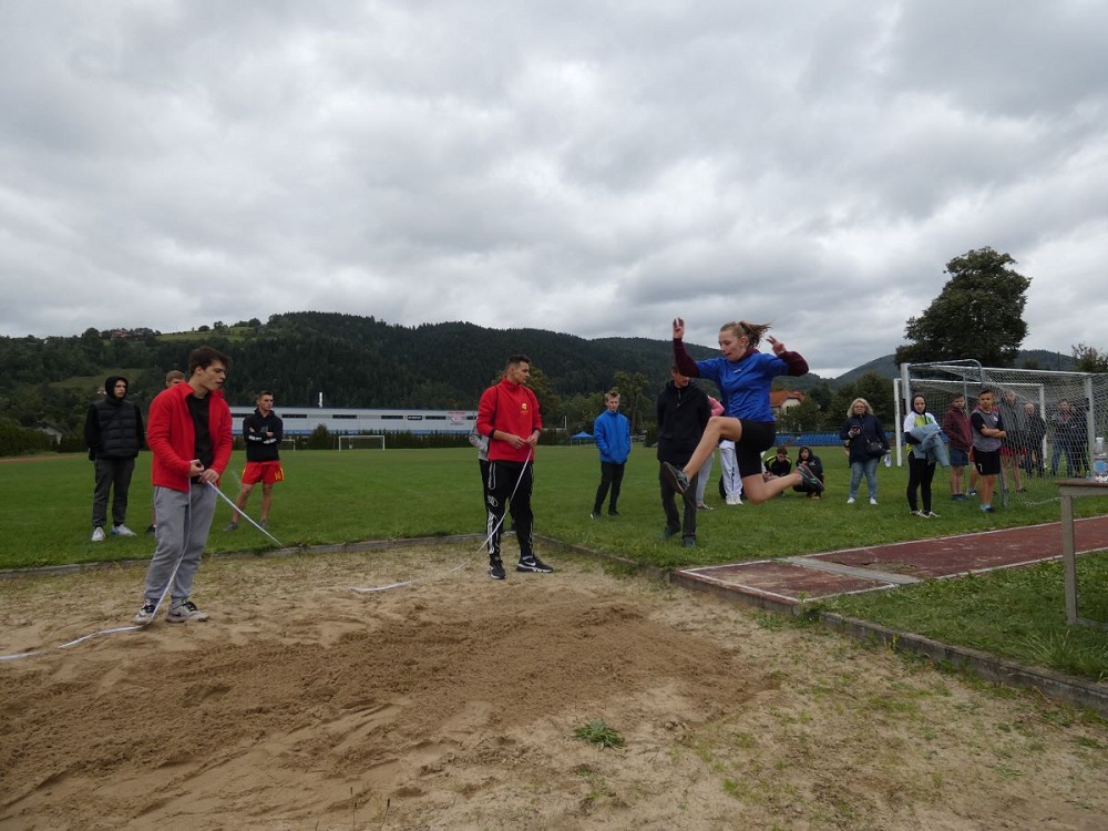 Skok w dal w czasie zawodów OHP w lekkoatletyce