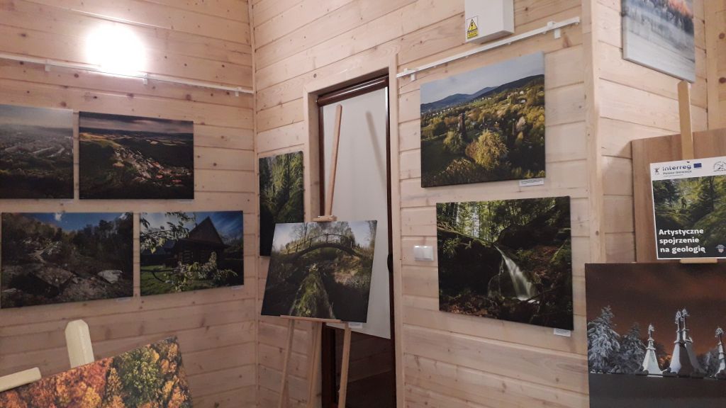 Wystawa fotografii w Centrum Turystycznym w Wysowej.