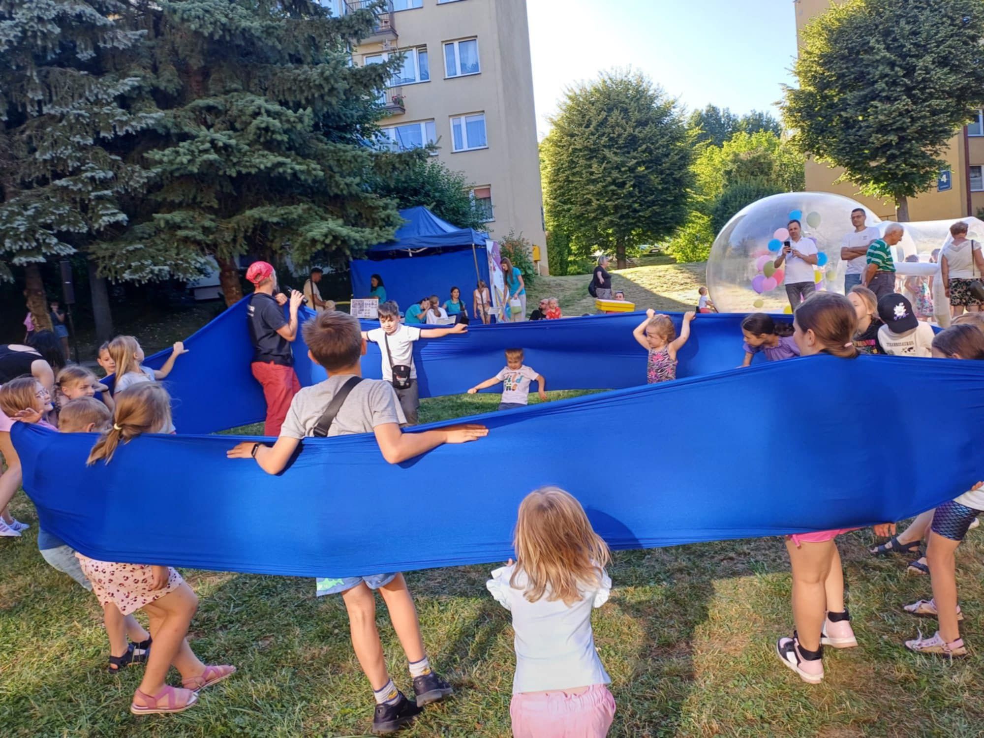 Piknik na osiedlu Korczak - zabawy animacyjne.