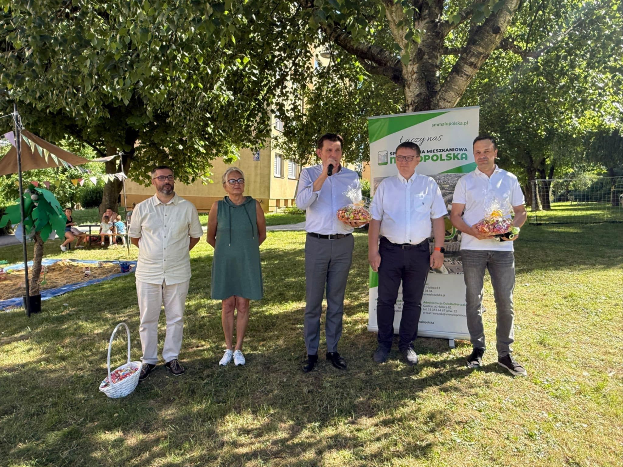 Oficjele, przemawia burmistrz Kukla.