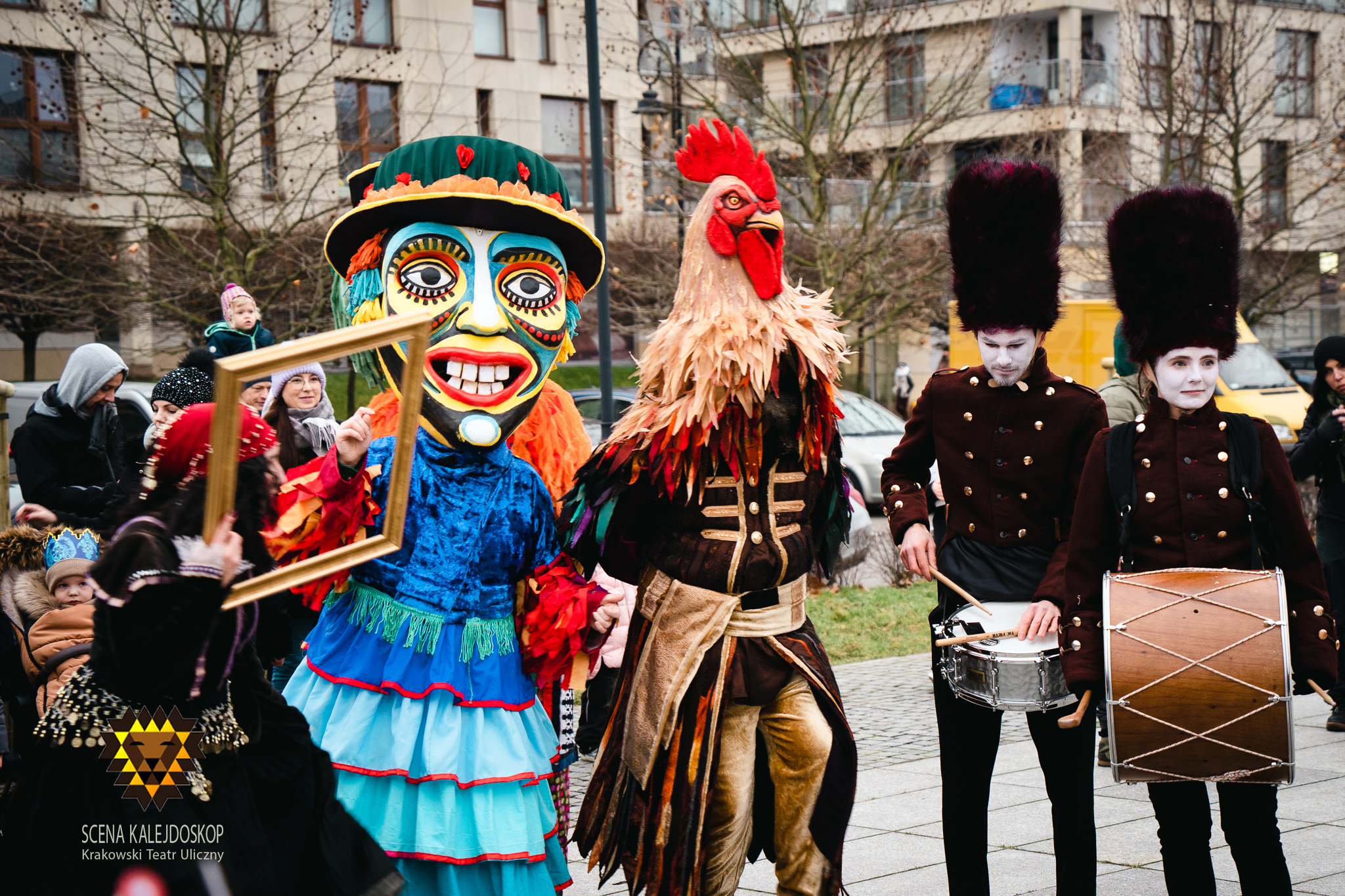 Teatr uliczny Kolędnicy ulicznicy.