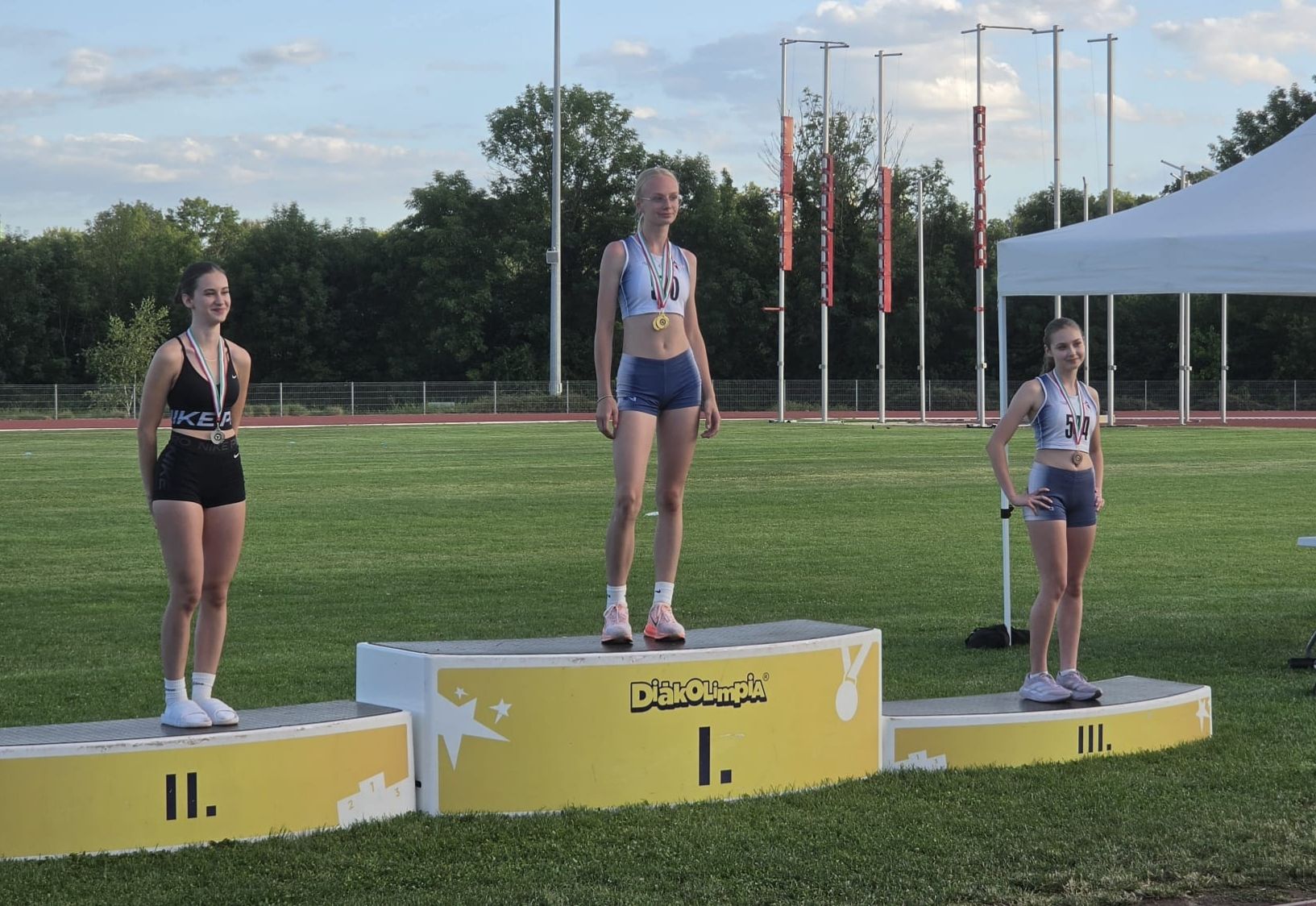 Zawodniczki na podium.