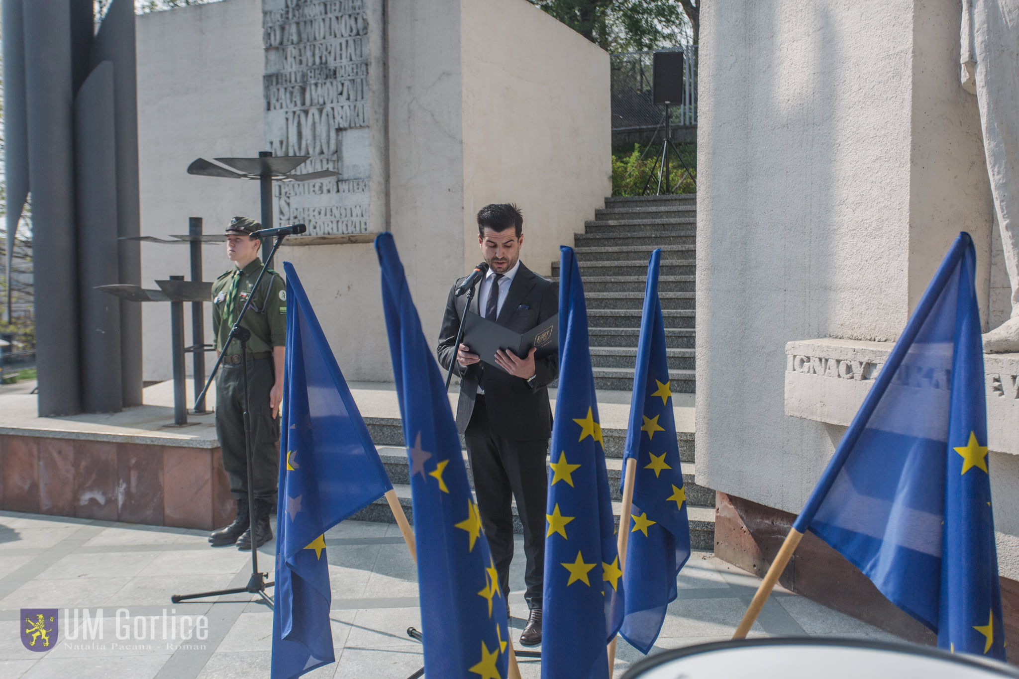 Uroczystości pod pomnikiem Tysiąclecia. 
