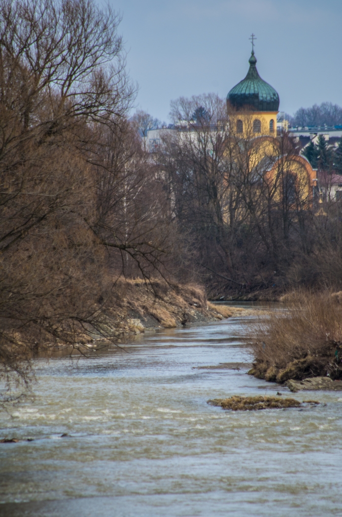 Widok na Cerkiew prawosławna pod wezwaniem św. Trójcy