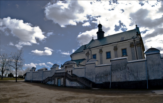 Widok na Sanktuarium pw. św. Jana Chrzciciela w Kobylance.