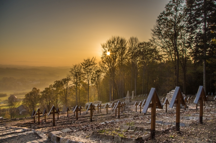 Widok na cmentarz nr 123 Łużna-Pustki.