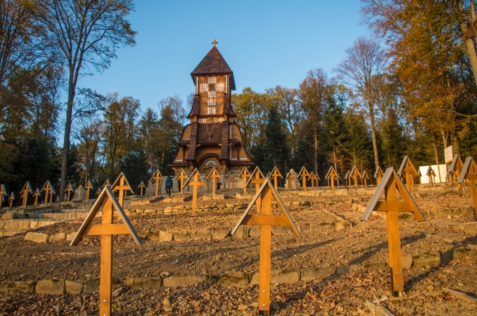 Widok na cmentarz nr 123 Łużna-Pustki.
