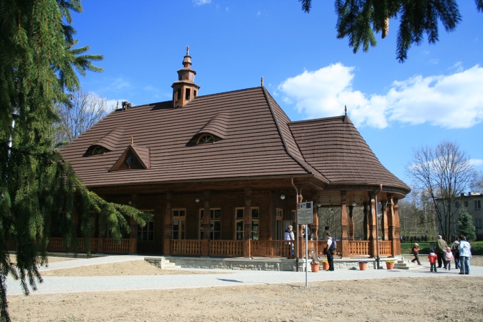 Widok na pijalnię w Wysowej-Zdroju.