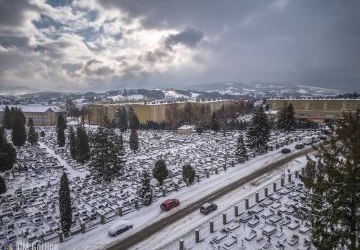 Nowy chodnik i miejsca postojowe na ul. Cmentarnej