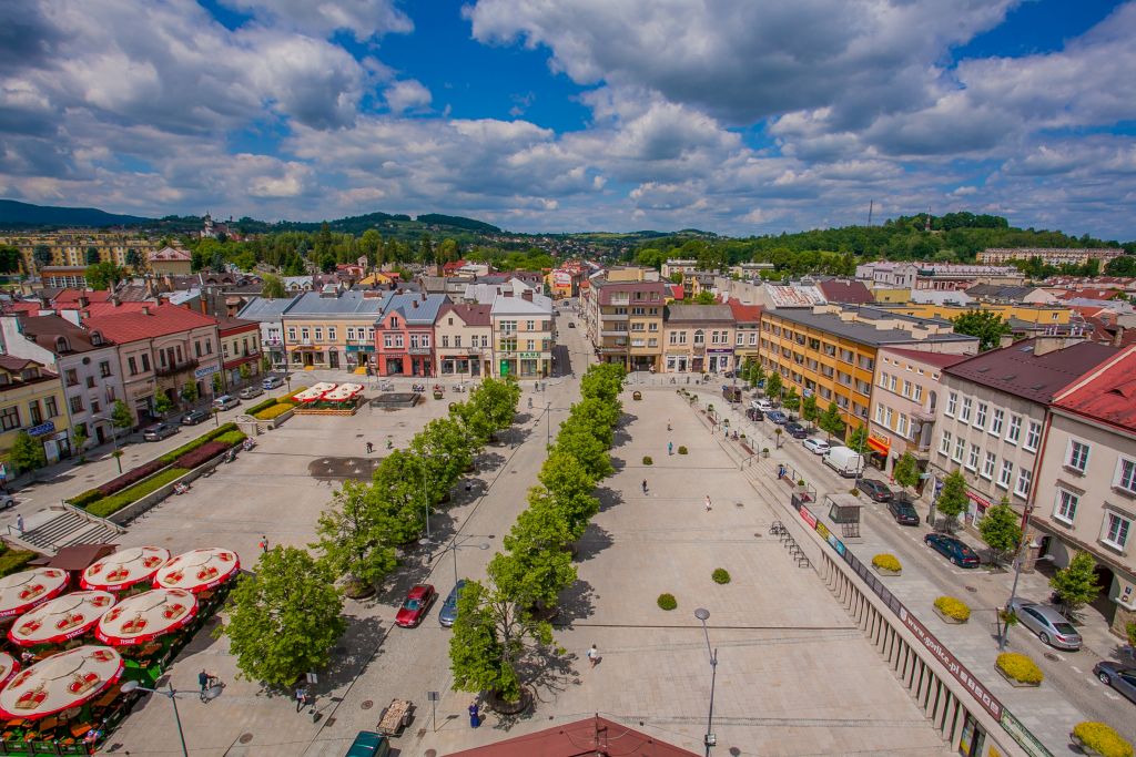 Widok na gorlicki Rynek z lotu ptaka