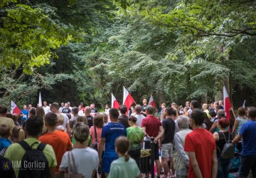Pobiegli w hołdzie Powstańcom